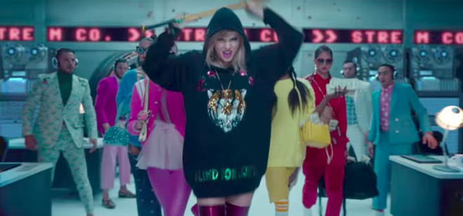 Đây là tất cả thông điệp ẩn trong MV bom tấn của Taylor Swift mà bạn có thể chưa nhận ra - Ảnh 19.