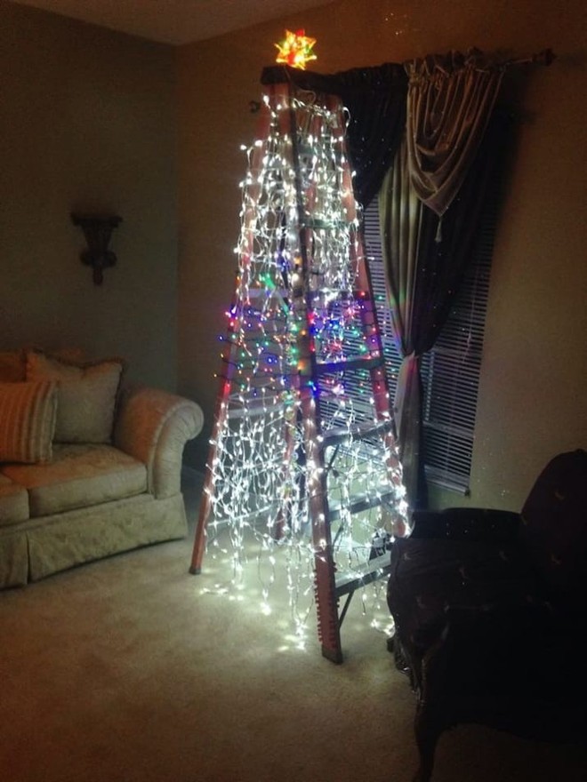 18 kiểu trang tr&iacute; c&acirc;y th&ocirc;ng độc nhất v&ocirc; nhị ch&agrave;o Noel của c&aacute;c th&aacute;nh s&aacute;ng tạo - Ảnh 33.