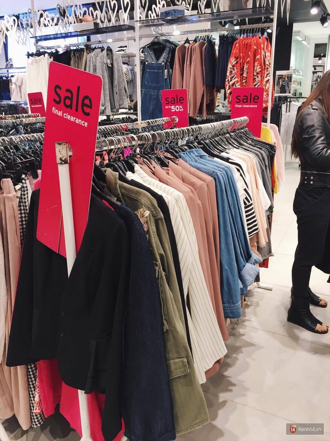 Săn đồ hiệu b&igrave;nh d&acirc;n dịp Black Friday: kh&ocirc;ng n&aacute;o nhiệt như kỳ vọng v&igrave; c&aacute;c h&atilde;ng chỉ sale đồ h&egrave;, hiếm sale đồ đ&ocirc;ng - Ảnh 13.