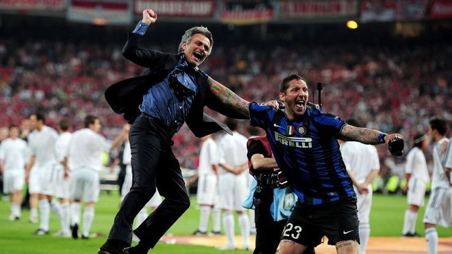 Trong một khoảnh khắc, g&oacute;c khuất b&iacute; ẩn của Mourinho bỗng hiện ra - Ảnh 6.