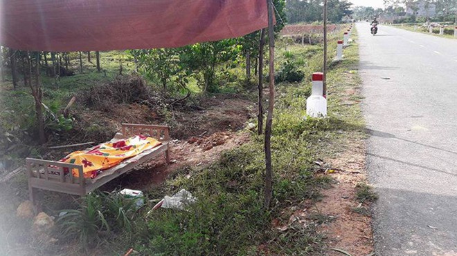 Ph&aacute;t hiện người đ&agrave;n &ocirc;ng tử vong b&ecirc;n đường quốc lộ nghi bị bỏ lại sau tai nạn giao th&ocirc;ng - Ảnh 1.