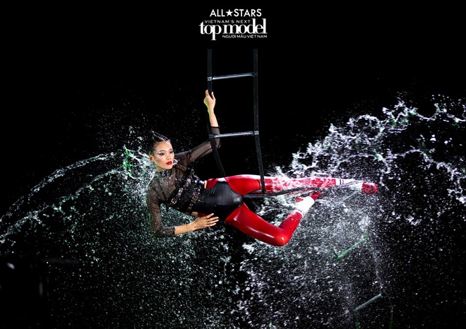 "Next Top Model 2017" tập 6: Cao Thi&ecirc;n Trang kh&oacute;c, la h&eacute;t qu&aacute; nhiều v&agrave; tụt hạng th&ecirc; thảm- Ảnh 20.