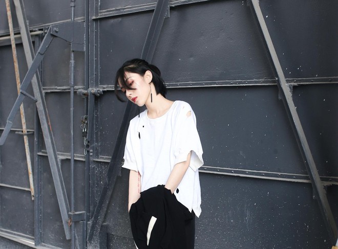 Kh&oacute; lắm mới kiếm được c&ocirc; n&agrave;ng cool với gương mặt kh&ocirc;ng t&igrave; vết thế n&agrave;y! - Ảnh 10.