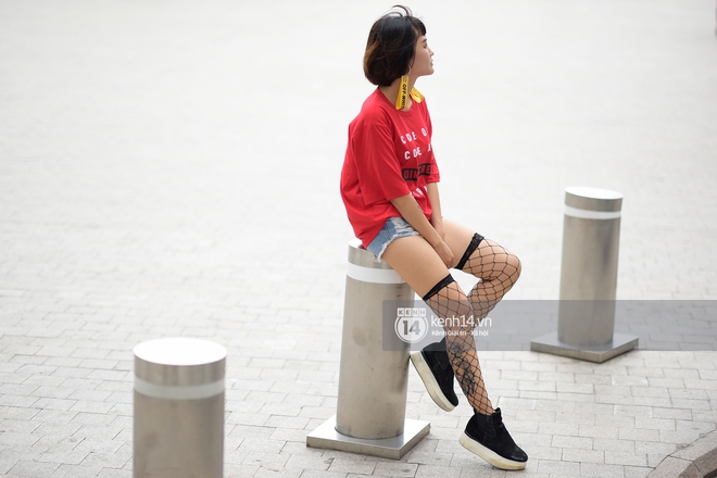 Street style 2 miền: N&oacute;ng như thế n&agrave;y diện đồ ngắn khoe ch&acirc;n, khoe style chất l&agrave; nhất! - Ảnh 9.