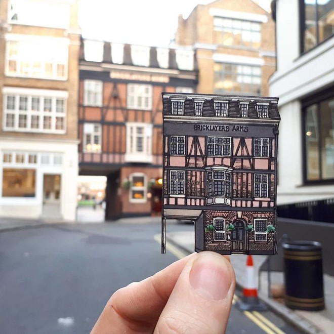 Ch&agrave;ng họa sĩ lang thang khắp London để cắt d&aacute;n những qu&aacute;n rượu cổ k&iacute;nh - Ảnh 11.