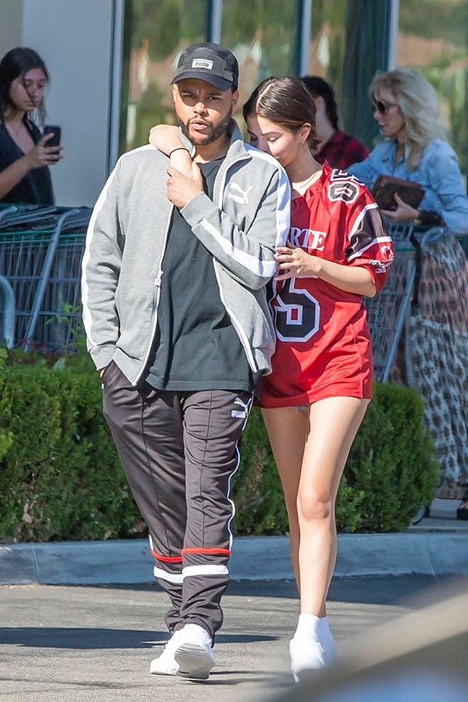 Tình tứ bên Justin là thế, nhưng Selena Gomez vẫn không ngừng nghĩ về The Weeknd? - Ảnh 1.