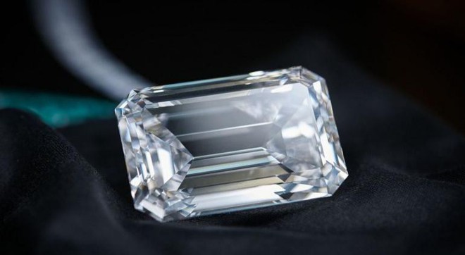 Trông bé thế thôi nhưng viên kim cương này có giá còn đắt hơn 200 căn hộ chung cư - Ảnh 2.