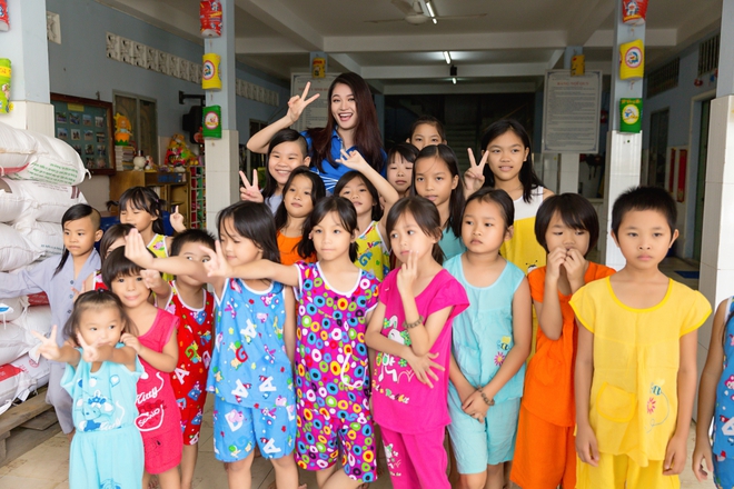 Á hậu Thùy Dung lên tiếng về quan điểm người đẹp Vbiz làm từ thiện để PR tên tuổi - Ảnh 7.