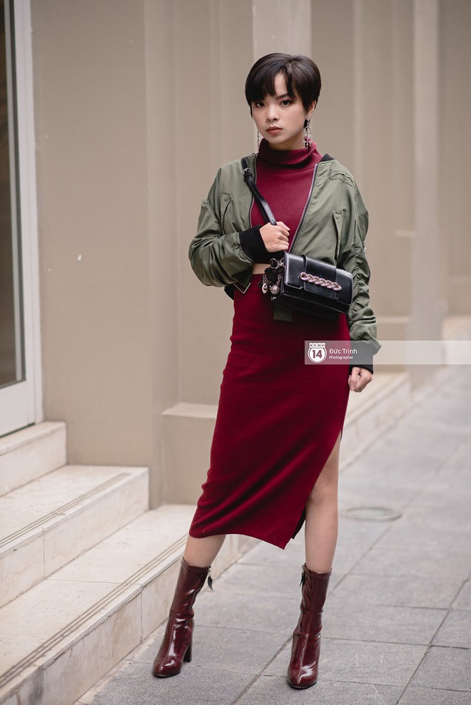 Street style 2 miền: biker jacket, m&agrave;u đỏ v&agrave; ch&acirc;n v&aacute;y mini l&agrave; 3 thần ch&uacute; trong từ điển mix đồ của giới trẻ - Ảnh 3.