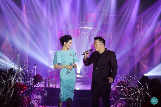 Siêu đám cưới tại bãi đất rộng 5.000m2 ở Hà Nội: 3.000 khách dự tiệc, ca sĩ Quang Lê - Lệ Quyên hát góp vui - Ảnh 5.