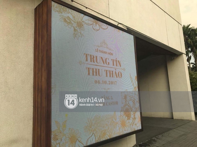 Đặng Thu Thảo ăn mặc giản dị, một mình xuất hiện tại địa điểm tổ chức lễ cưới - Ảnh 2.