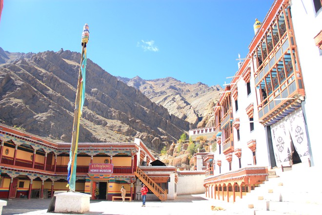 Mùa thu ở Ladakh: Hành trình trải nghiệm của 1 phụ nữ Việt đến nơi đẹp tựa “thiên đường ẩn giấu” ở Ấn Độ - Ảnh 14.