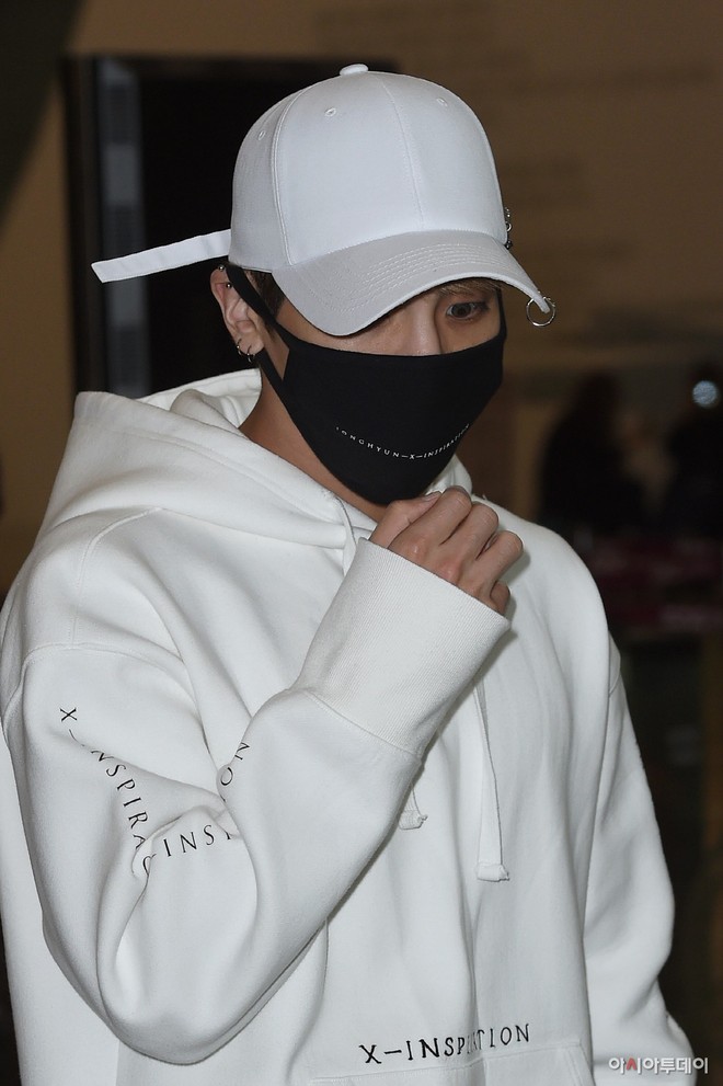 Showbiz ch&acirc;u &Aacute; b&agrave;ng ho&agrave;ng trước th&ocirc;ng tin Jonghyun (SHINee) tự tử - Ảnh 3.