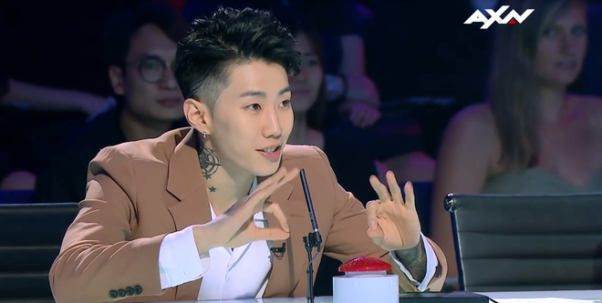 Lần thứ 2 xuất hiện, nh&oacute;m nhảy Việt Nam khiến gi&aacute;m khảo Asias Got Talent tranh c&atilde;i s&ocirc;i nổi - Ảnh 4.