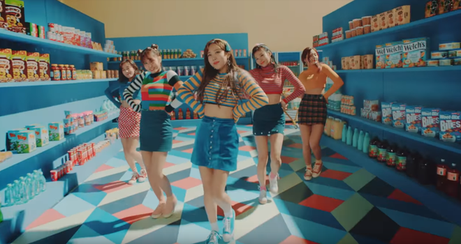 Nghiền ngẫm MV mới của TWICE, bạn soi ra 5 điểm th&uacute; vị n&agrave;y chứ? - Ảnh 9.