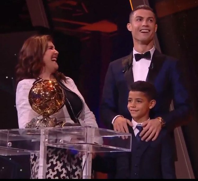 Con gái Ronaldo và Georgina được tặng món quà nhỏ siêu dễ thương - Ảnh 4.