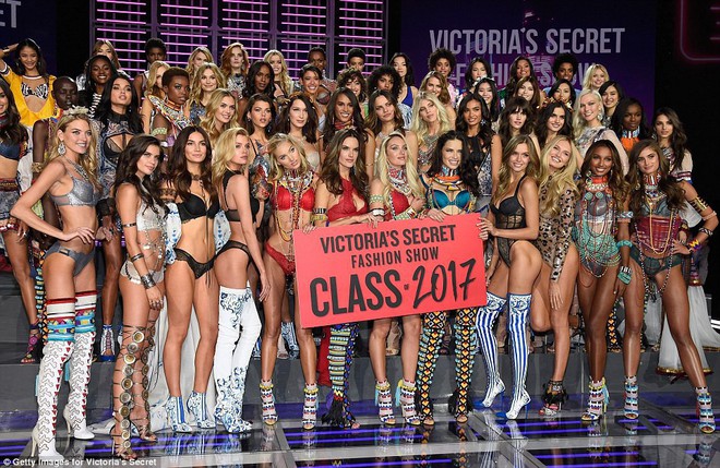 Giảm 30%, rating Victorias Secret Fashion Show 2017 chạm mức thấp kỷ lục  - Ảnh 1.