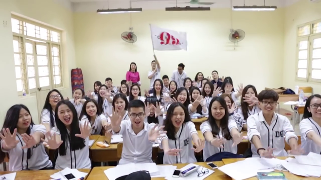 Clip Chào 99 - Lời chia tay lớp 12 đầy cảm xúc của trường THPT Việt Đức! - Ảnh 7.