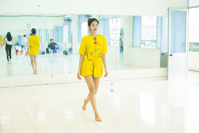 Nam Trung - V&otilde; Ho&agrave;ng Yến căng thẳng tập luyện cho top 3 Vietnams Next Top Model - Ảnh 7.
