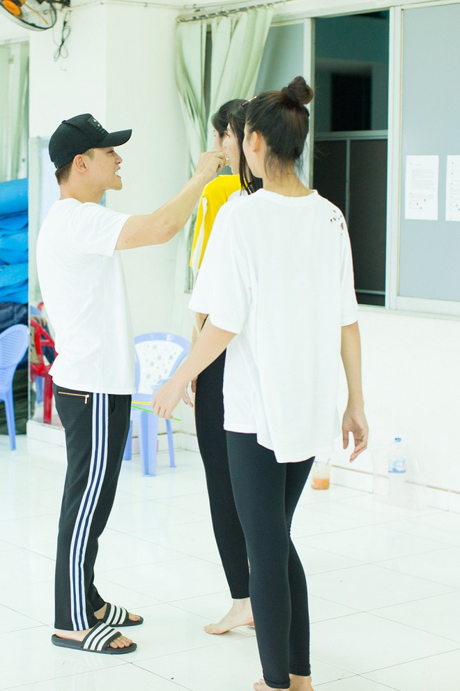 Nam Trung - V&otilde; Ho&agrave;ng Yến căng thẳng tập luyện cho top 3 Vietnams Next Top Model - Ảnh 11.