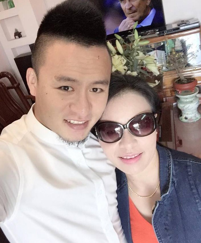 Sao b&oacute;ng đ&aacute; Việt thể hiện t&igrave;nh y&ecirc;u với mẹ - Ảnh 4.