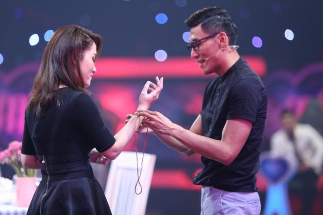 V&igrave; y&ecirc;u m&agrave; đến: C&ocirc; gi&aacute;o miền T&acirc;y tỏ t&igrave;nh đ&aacute;ng y&ecirc;u với ch&agrave;ng người mẫu điển trai - Ảnh 10.