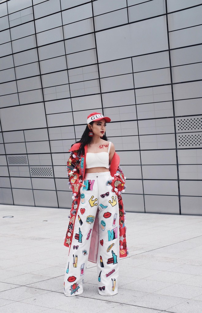Không đơn thuần là khoe váy áo, sự bùng nổ của fashionista Việt tại các Tuần lễ thời trang còn mang ý nghĩa nhiều hơn thế - Ảnh 4.