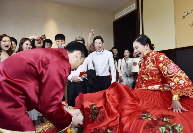 Nữ hoàng nhảy cầu Trung Quốc đẹp rạng rỡ trong ngày cưới - Ảnh 3.