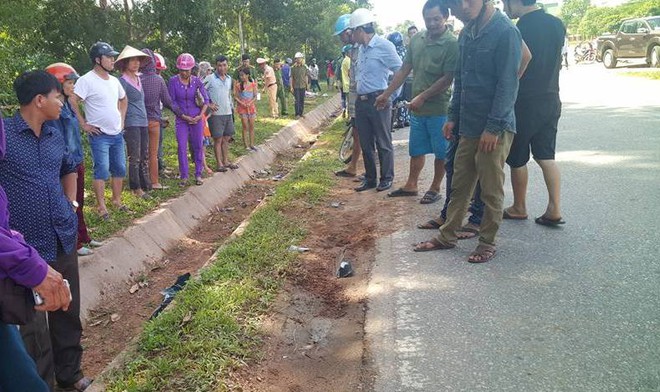 Hà Tĩnh: Xe bán tải đâm trực diện xe máy, thiếu nữ 15 tuổi tử vong tại chỗ - Ảnh 1.