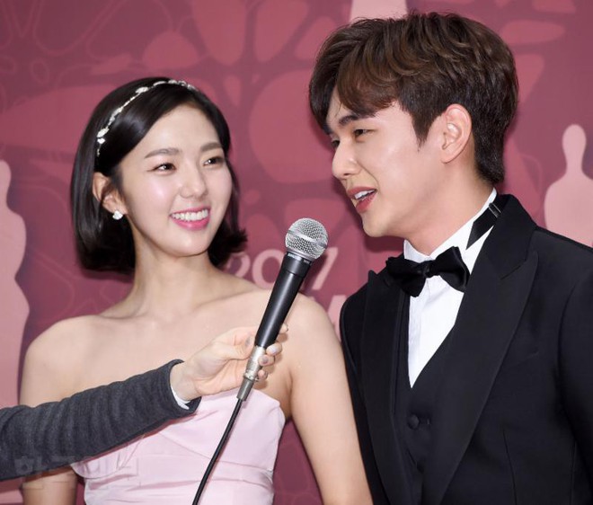 Thảm đỏ MBC Drama Awards hội tụ 30 sao khủng: Rắn độc Hyoyoung cúi người khoe ngực đồ sộ, chấp hết dàn mỹ nhân hạng A - Ảnh 30.