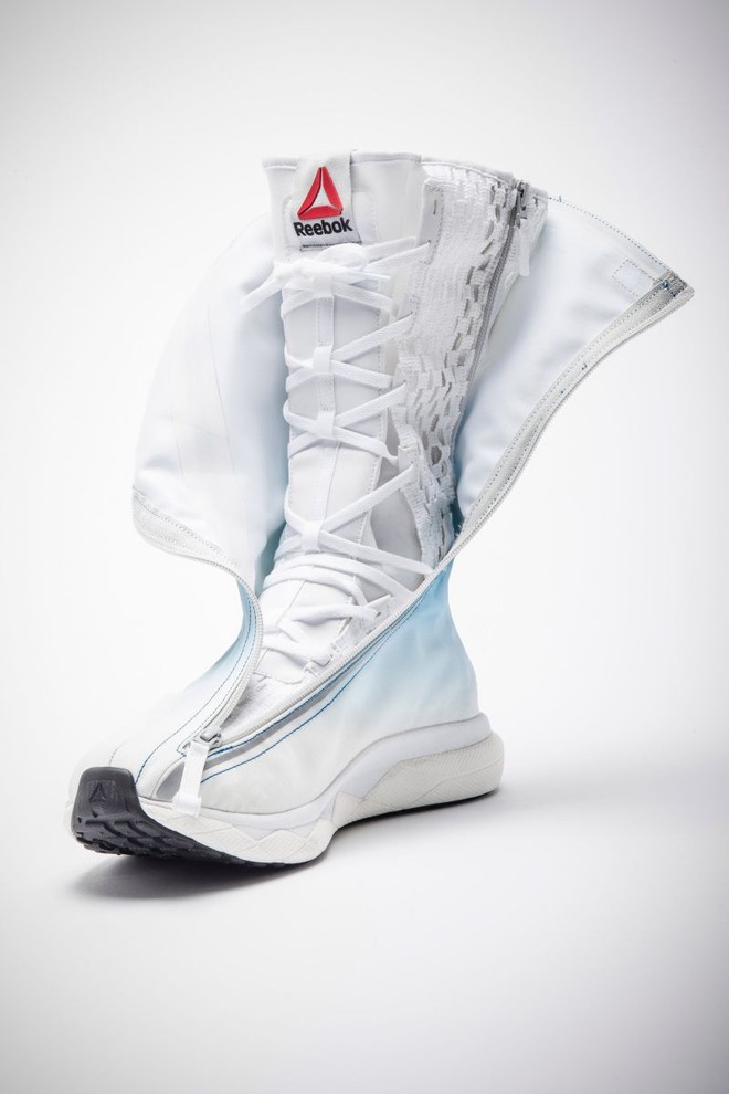 Reebok ra mắt mẫu gi&agrave;y vũ trụ si&ecirc;u chất d&agrave;nh cho phi h&agrave;nh gia - Ảnh 2.