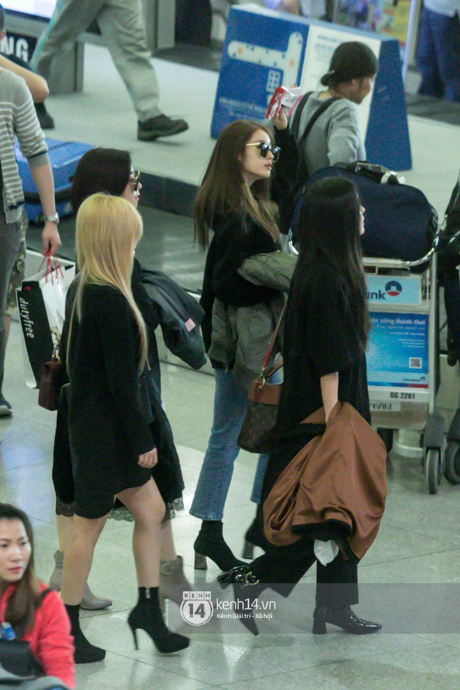 T-ara c&ugrave;ng d&agrave;n trai xinh g&aacute;i đẹp Kpop đồng loạt đổ bộ, g&acirc;y n&aacute;o loạn s&acirc;n bay T&acirc;n Sơn Nhất - Ảnh 8.