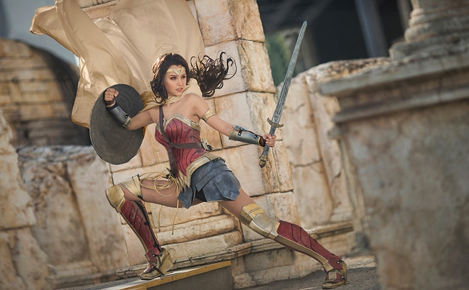 Ngắm dung nhan 14 cô gái cosplay Wonder Woman xinh lung linh như trong phim - Ảnh 1.