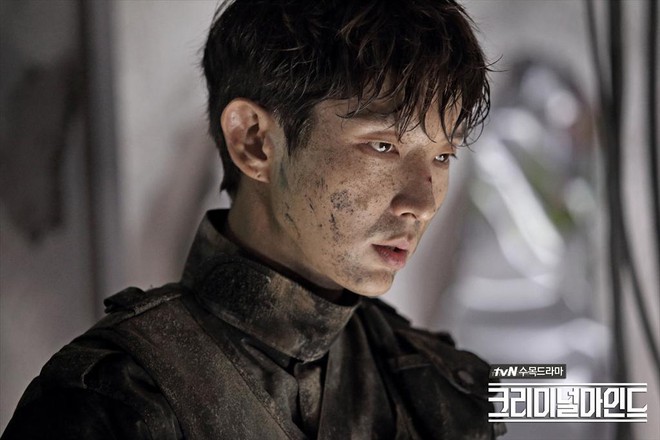 Phim 400 tỉ của Lee Jun Ki: Rating rớt thảm có oan không? - Ảnh 1.