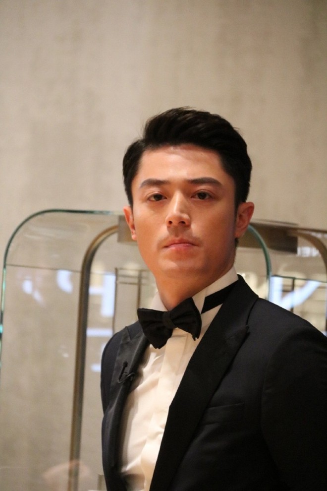 Ở nh&agrave; chăm con thay L&acirc;m T&acirc;m Như, Hoắc Kiến Hoa b&eacute;o nứt c&uacute;c &aacute;o - Ảnh 1.