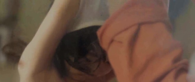 Tranh c&atilde;i quanh đoạn phim bị cắt v&igrave; kh&ocirc;ng kh&aacute;c g&igrave; cổ x&uacute;y ấu d&acirc;m của Điều K&igrave; Diệu Ở Ph&ograve;ng Giam Số 7 - Ảnh 2.