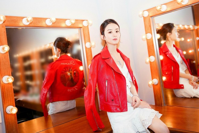 Ảnh photoshop của Triệu Lệ Dĩnh trẻ trung bao nhi&ecirc;u, ảnh kh&ocirc;ng chỉnh sửa lại tố nhan sắc gi&agrave; nua bấy nhi&ecirc;u - Ảnh 2.