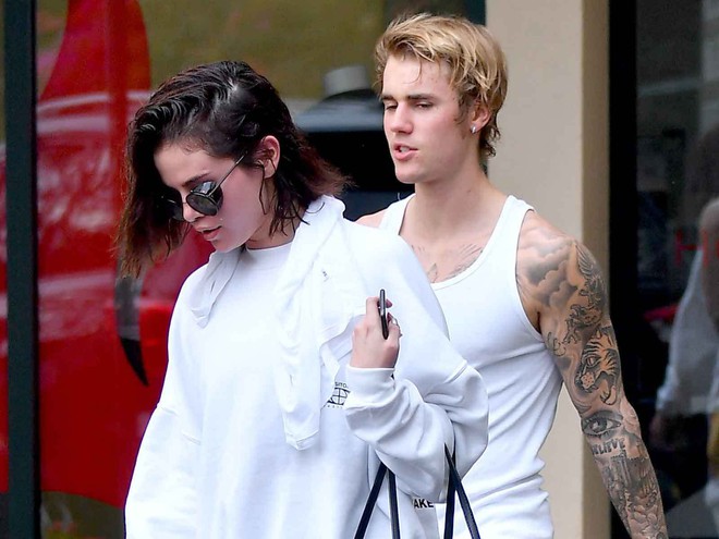 Hết cãi nhau, Selena Gomez lại tươi cười hạnh phúc hẹn hò Justin Bieber đi tập Pilates - Ảnh 1.