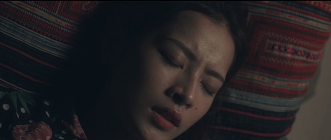 Không chỉ là cầu nối tâm linh trên phim, Chi Pu còn đưa luôn nữ thần mới Chae Yeon về Việt Nam - Ảnh 3.