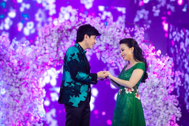 Soobin Hoàng Sơn - Min vừa tình tứ, vừa đáng yêu trên sân khấu lần đầu kết hợp - Ảnh 6.