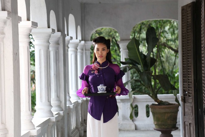 Hết Mợ Tư Th&igrave; Lan Khu&ecirc;, đến lượt Lan Phương cũng mắc chứng l&agrave;m camera h&agrave;nh tr&igrave;nh! - Ảnh 1.
