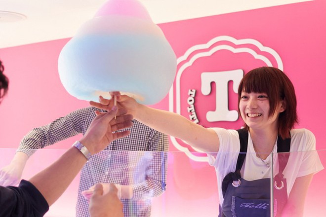 Chi&#234;m ngưỡng chiếc kẹo b&#244;ng khổng lồ ở Nhật Bản khiến ai nh&#236;n cũng th&#237;ch th&#250; - Ảnh 2.