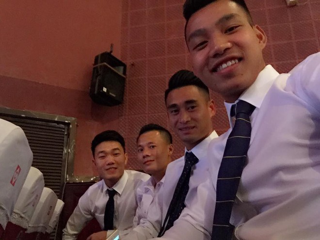 U23 Việt Nam: Chỉ cần diện sơ mi trắng th&ocirc;i l&agrave; kh&ocirc;ng cần cưa, c&ocirc; g&aacute;i n&agrave;o cũng đổ! - Ảnh 15.