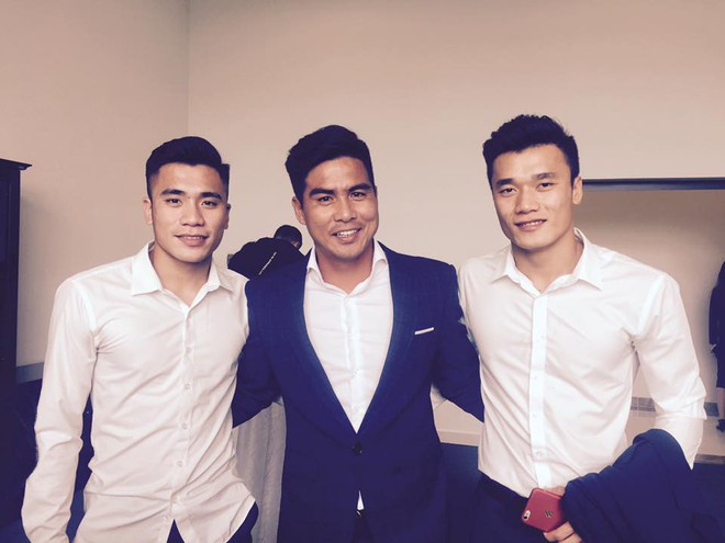 U23 Việt Nam: Chỉ cần diện sơ mi trắng th&ocirc;i l&agrave; kh&ocirc;ng cần cưa, c&ocirc; g&aacute;i n&agrave;o cũng đổ! - Ảnh 7.
