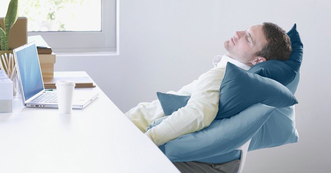 15 mẹo chống d&iacute;u mắt hiệu nghiệm d&agrave;nh cho c&aacute;c th&aacute;nh ngủ nướng - Ảnh 21.