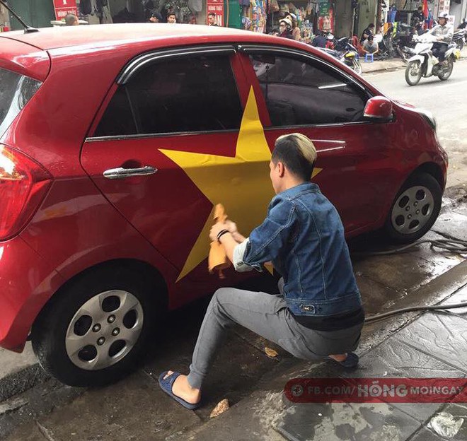 Không đầy 24 giờ nữa U23 Việt Nam đá trận chung kết, từ hôm qua màu đỏ đã tràn ngập khắp phố phường! - Ảnh 6.