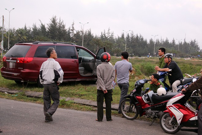 T&agrave;i xế d&ugrave;ng dao kề cổ v&agrave; tr&oacute;i nữ kế to&aacute;n, cướp 200 triệu của c&ocirc;ng ty: Do nợ c&aacute; độ b&oacute;ng đ&aacute; - Ảnh 2.
