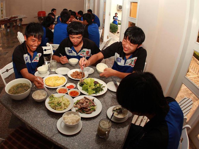 Xu&acirc;n Trường từ b&eacute; đến giờ: Mọi thứ đều lớn l&ecirc;n, trừ đ&ocirc;i mắt h&iacute;p đ&aacute;ng y&ecirc;u! - Ảnh 13.