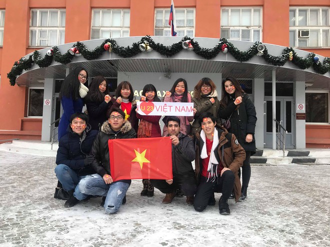 Bất chấp mưa tuyết, du học sinh Việt khắp thế giới đã sẵn sàng cổ vũ U23 Việt Nam! - Ảnh 1.