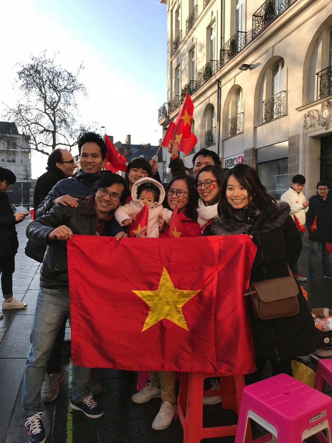 Du học sinh Việt khắp thế giới vỡ òa vì bàn thắng của Quang Hải - Ảnh 8.